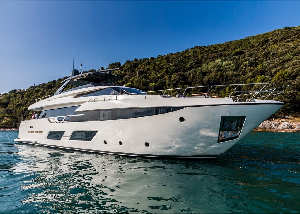 ferretti yachts 920 pure