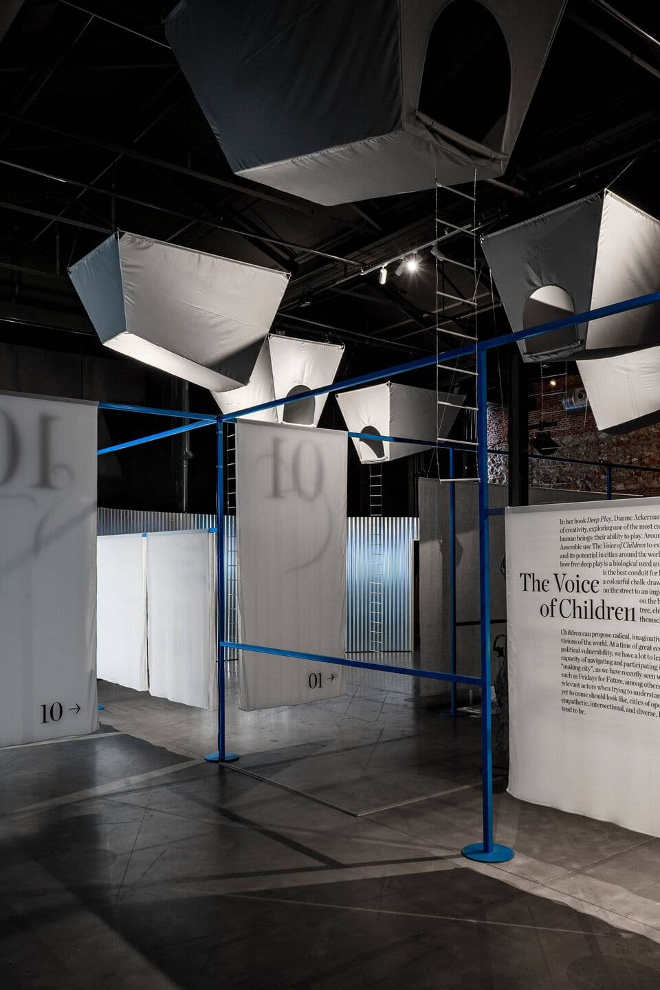 taller de casqueria twelve cautionary urban tales. exhibition design exhibitions archello.1601058435.123